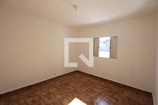 Quarto de casa para alugar com 1 quarto, 40m² em Parque dos Bancarios, São Paulo