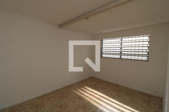 Quarto  de casa para alugar com 1 quarto, 75m² em Parque dos Bancarios, São Paulo