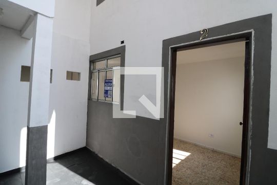 Área de Serviço de casa para alugar com 1 quarto, 75m² em Parque dos Bancarios, São Paulo
