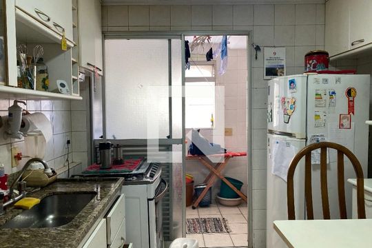 Cozinha de apartamento à venda com 3 quartos, 75m² em Chácara Inglesa, São Paulo