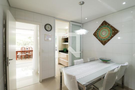 Cozinha de apartamento à venda com 3 quartos, 206m² em Santana, São Paulo