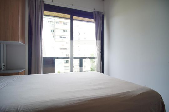 Suíte de apartamento para alugar com 1 quarto, 45m² em Boa Vista, Porto Alegre