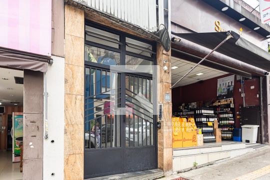Fachada de apartamento à venda com 2 quartos, 67m² em Pinheiros, São Paulo