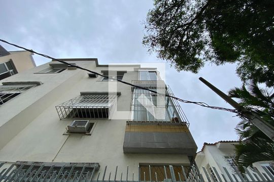 Fachada de apartamento para alugar com 2 quartos, 65m² em Urca, Rio de Janeiro