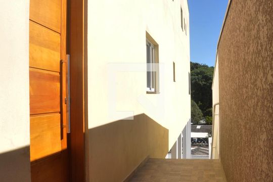 Detalhe - Corredor Externo de casa à venda com 3 quartos, 220m² em Chacara Nossa Senhora Aparecida, São Paulo