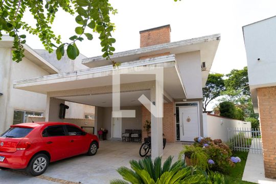Fachada de casa de condomínio para alugar com 4 quartos, 330m² em Pineville, Pinhais
