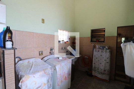 Área de Serviço de casa à venda com 3 quartos, 376m² em Vila Carrão, São Paulo