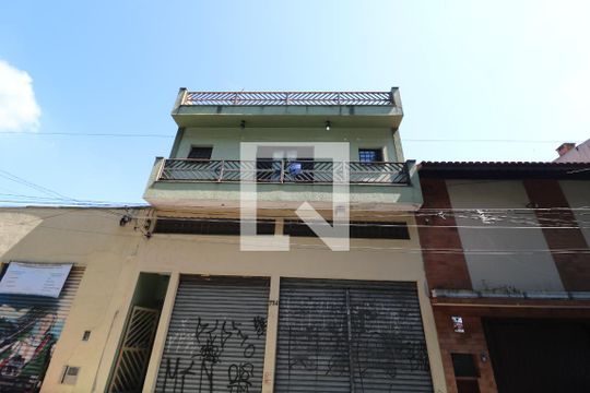 Fachada de casa à venda com 3 quartos, 376m² em Vila Carrão, São Paulo