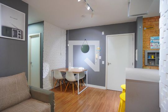 Apartamento à venda com 2 quartos, 52m² em Farrapos, Porto Alegre