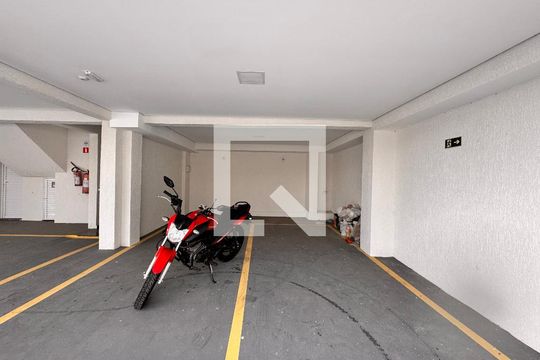 Garagem de apartamento para alugar com 2 quartos, 50m² em Utinga, Santo André