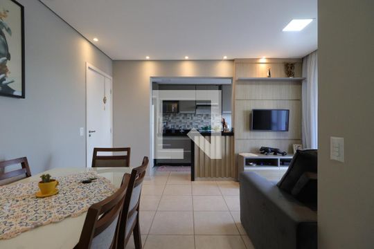 Sala  de apartamento para alugar com 2 quartos, 57m² em Residencial E Comercial Palmares, Ribeirão Preto
