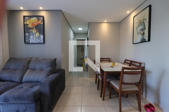 Sala de apartamento para alugar com 2 quartos, 57m² em Residencial E Comercial Palmares, Ribeirão Preto