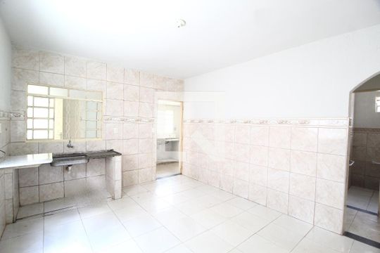 Cozinha de casa para alugar com 3 quartos, 150m² em Granada, Uberlândia