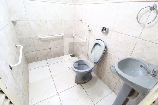 Banheiro Social de casa para alugar com 3 quartos, 150m² em Granada, Uberlândia