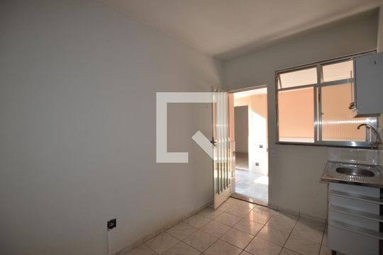Sala/Cozinha de apartamento para alugar com 1 quarto, 50m² em Osvaldo Cruz, Rio de Janeiro