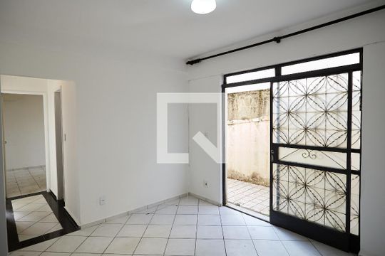 Apartamento para alugar com 2 quartos, 70m² em Esplanada, Belo Horizonte