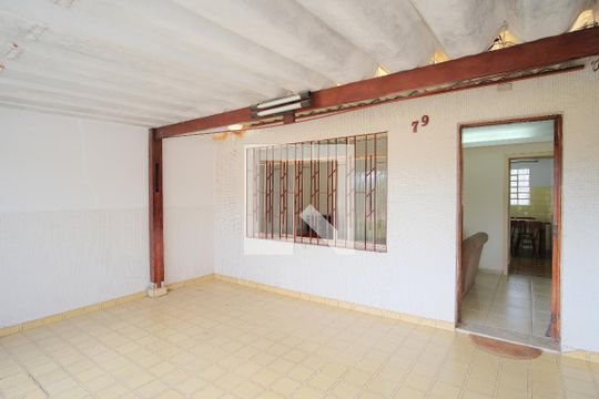 Garagem de casa à venda com 2 quartos, 105m² em Penha de França, São Paulo