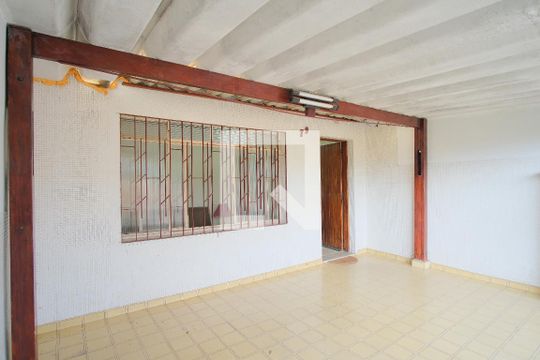 Garagem de casa à venda com 2 quartos, 105m² em Penha de França, São Paulo