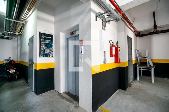 Garagem de apartamento para alugar com 1 quarto, 30m² em Vila Esperança, São Paulo