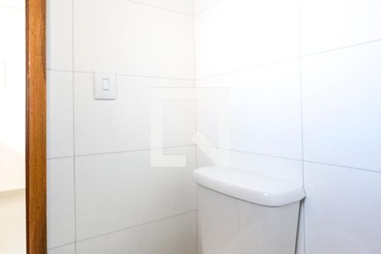 Banheiro de apartamento para alugar com 1 quarto, 30m² em Vila Esperança, São Paulo