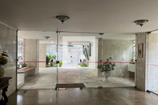 Hall de entrada de apartamento à venda com 3 quartos, 110m² em Perdizes, São Paulo