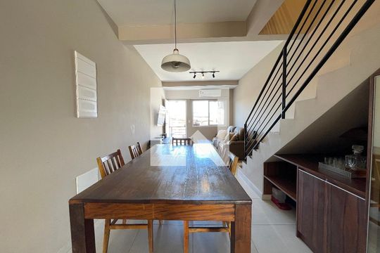 Sala de casa para alugar com 2 quartos, 91m² em Rio Pequeno, São Paulo