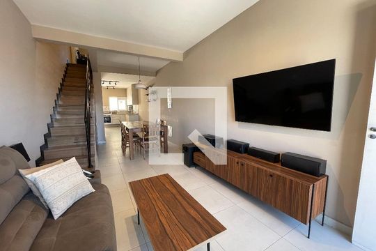 Sala de casa para alugar com 2 quartos, 91m² em Rio Pequeno, São Paulo