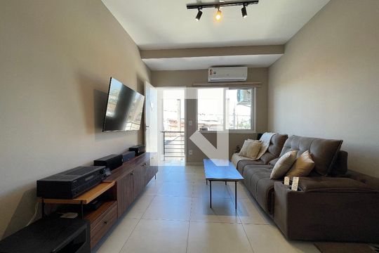 Sala de casa para alugar com 2 quartos, 91m² em Rio Pequeno, São Paulo