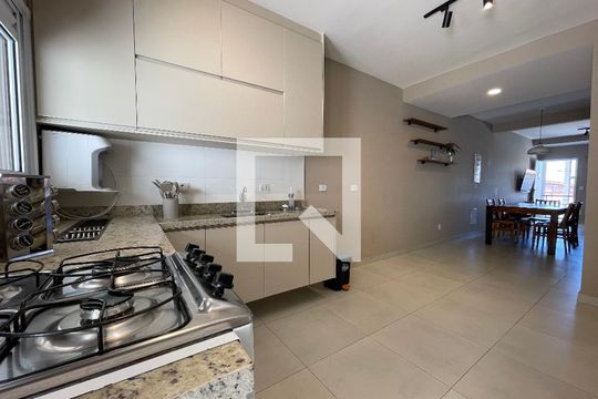 Cozinha de casa para alugar com 2 quartos, 91m² em Rio Pequeno, São Paulo