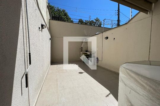 Quintal de casa para alugar com 2 quartos, 91m² em Rio Pequeno, São Paulo