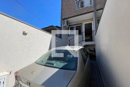 Garagem de casa para alugar com 2 quartos, 91m² em Rio Pequeno, São Paulo
