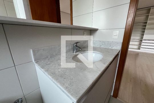 Banheiro da Suíte 3 de apartamento à venda com 3 quartos, 125m² em Mauá, Novo Hamburgo