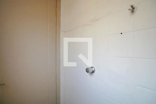 Banheiro de serviço de apartamento à venda com 3 quartos, 99m² em Cruzeiro, Belo Horizonte