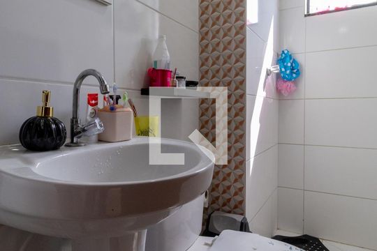 Banheiro de apartamento à venda com 2 quartos, 49m² em Jardim Belem, São Paulo