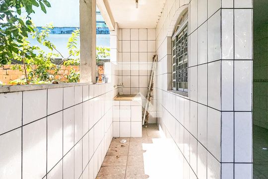 Área de Serviço de casa à venda com 4 quartos, 360m² em Parque Maracana, Contagem