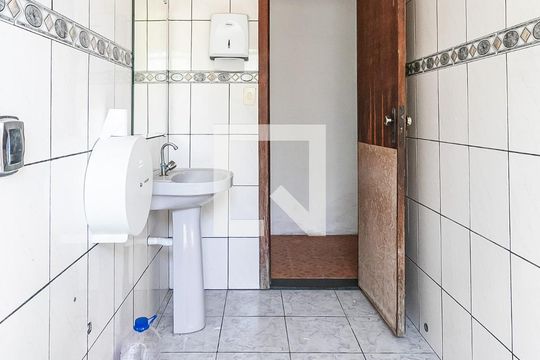 Banheiro 1 de casa à venda com 4 quartos, 360m² em Parque Maracana, Contagem