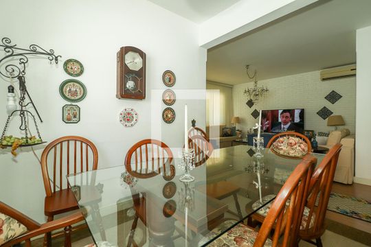 Sala de Jantar de casa à venda com 3 quartos, 180m² em Três Figueiras, Porto Alegre