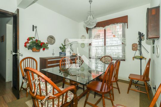 Sala de Jantar de casa à venda com 3 quartos, 180m² em Três Figueiras, Porto Alegre