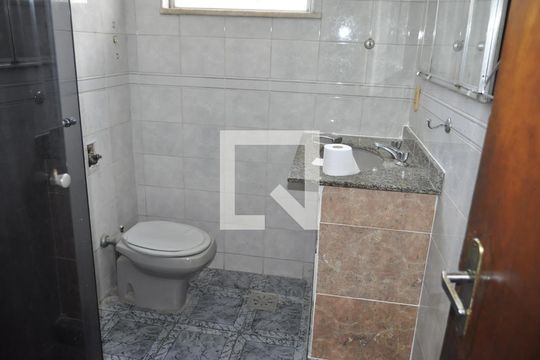 Banheiro 2 de casa à venda com 4 quartos, 211m² em Lins de Vasconcelos, Rio de Janeiro