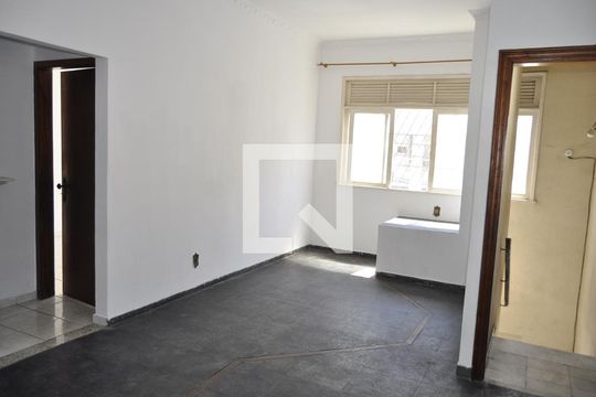 Sala de casa à venda com 4 quartos, 211m² em Lins de Vasconcelos, Rio de Janeiro