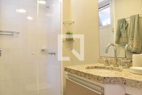 Banheiro da Suíte de apartamento para alugar com 1 quarto, 38m² em Centro, Curitiba