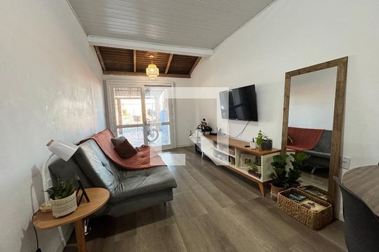 Sala de casa à venda com 2 quartos, 180m² em Santos Dumont, São Leopoldo