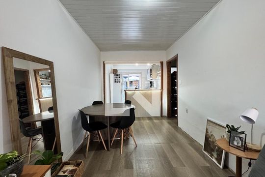 Sala de casa à venda com 2 quartos, 180m² em Santos Dumont, São Leopoldo