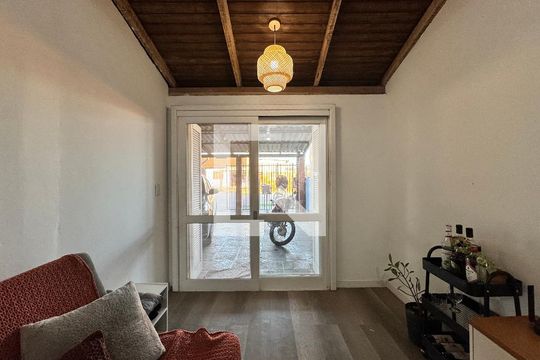 Sala de casa à venda com 2 quartos, 180m² em Santos Dumont, São Leopoldo