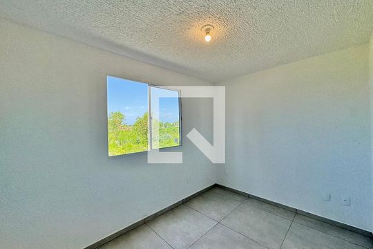 Quarto 1 de apartamento para alugar com 2 quartos, 44m² em Vargem Pequena, Rio de Janeiro