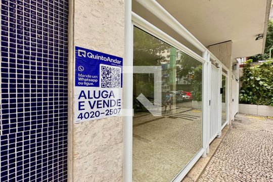 Plaquinha instalada de apartamento à venda com 3 quartos, 136m² em Copacabana, Rio de Janeiro