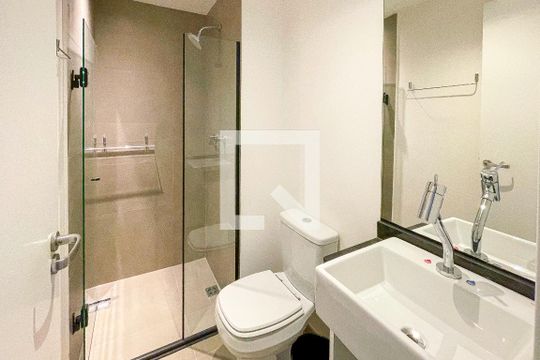 Banheiro de kitnet/studio à venda com 1 quarto, 32m² em Cerqueira César, São Paulo