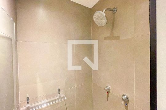 Banheiro de kitnet/studio à venda com 1 quarto, 32m² em Cerqueira César, São Paulo