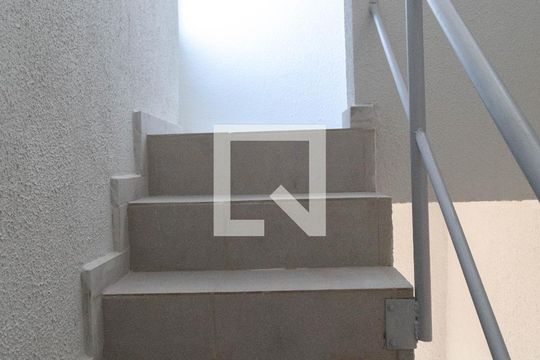 Área comum de kitnet/studio para alugar com 1 quarto, 30m² em Vila Galvão, Guarulhos