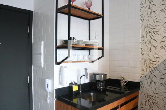 Cozinha de apartamento para alugar com 1 quarto, 25m² em Perdizes, São Paulo